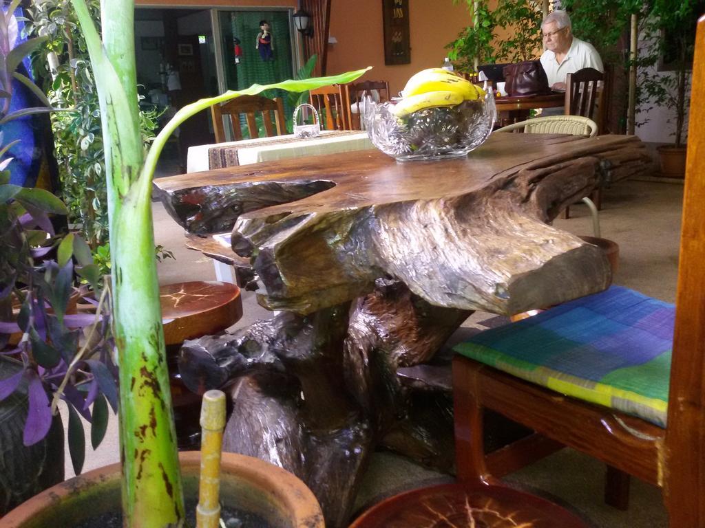Baitong Homestay Chiang Mai Bagian luar foto
